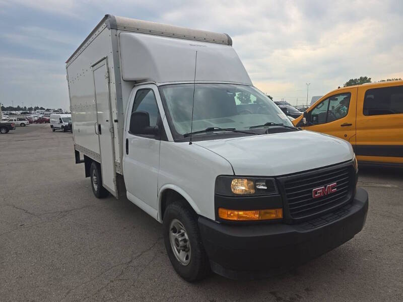 gmc savana cutaway 2023 1GD07RF78P1105549 image gmc savana cutaway 2023 1GD07RF78P1105549 image